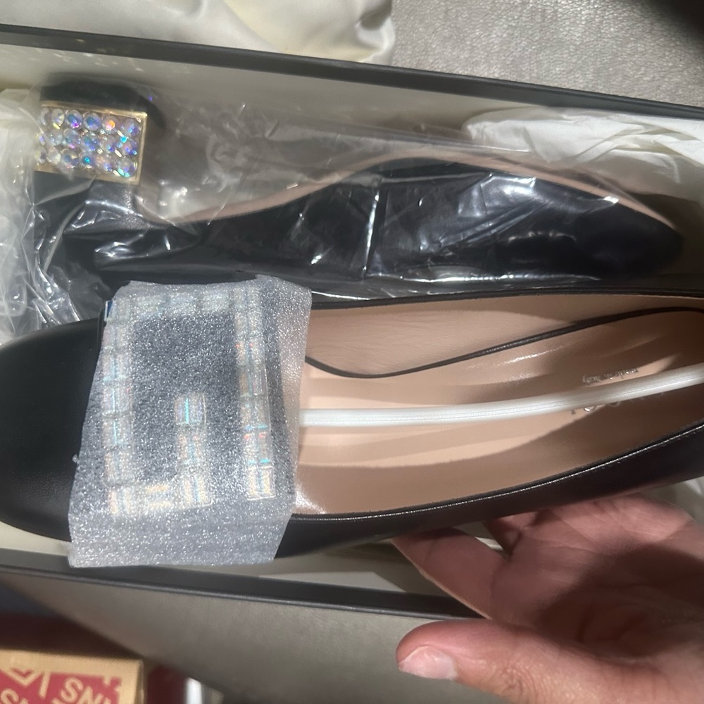 Gucci Elegant Black Women's Shoes with Embellished Buckle